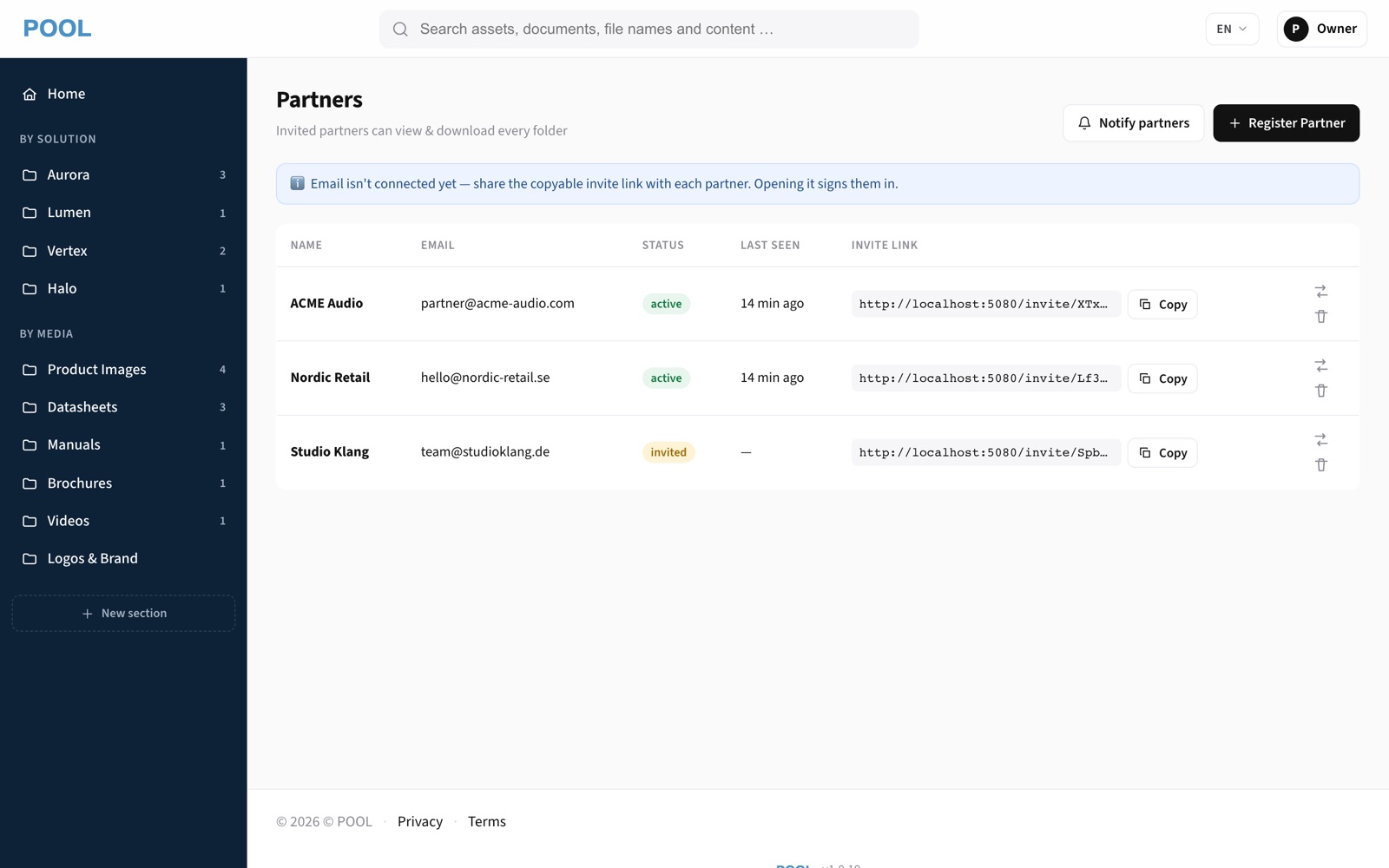 Partner management screen listing invited partners with status and copyable invite links